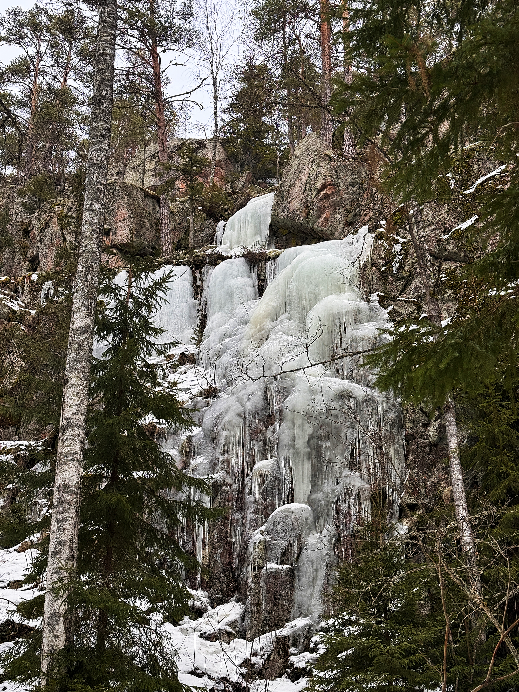 Jääputouksia Repoveden kansallispuistossa